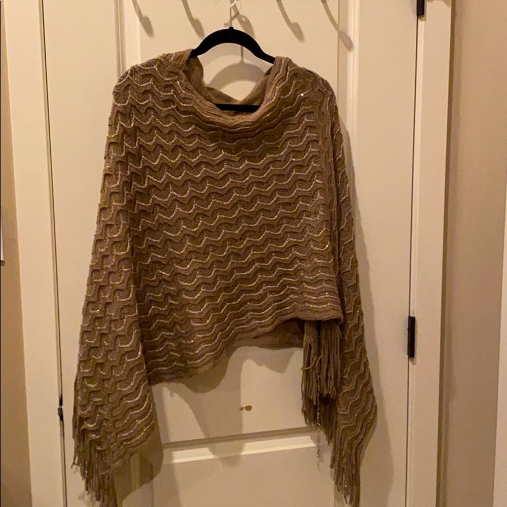 Shawl cape